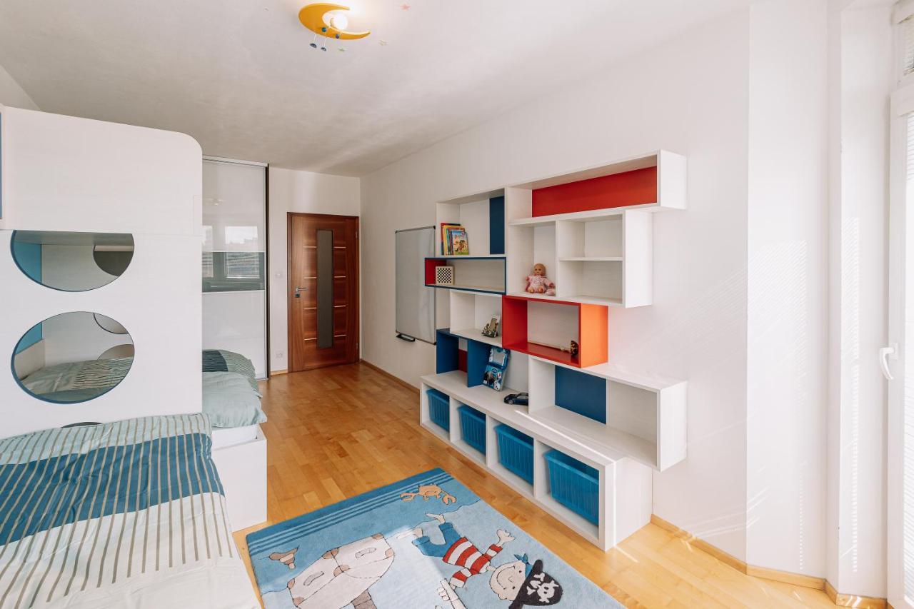 Apartment Family Bratislava Parking Slot Included! Zewnętrze zdjęcie