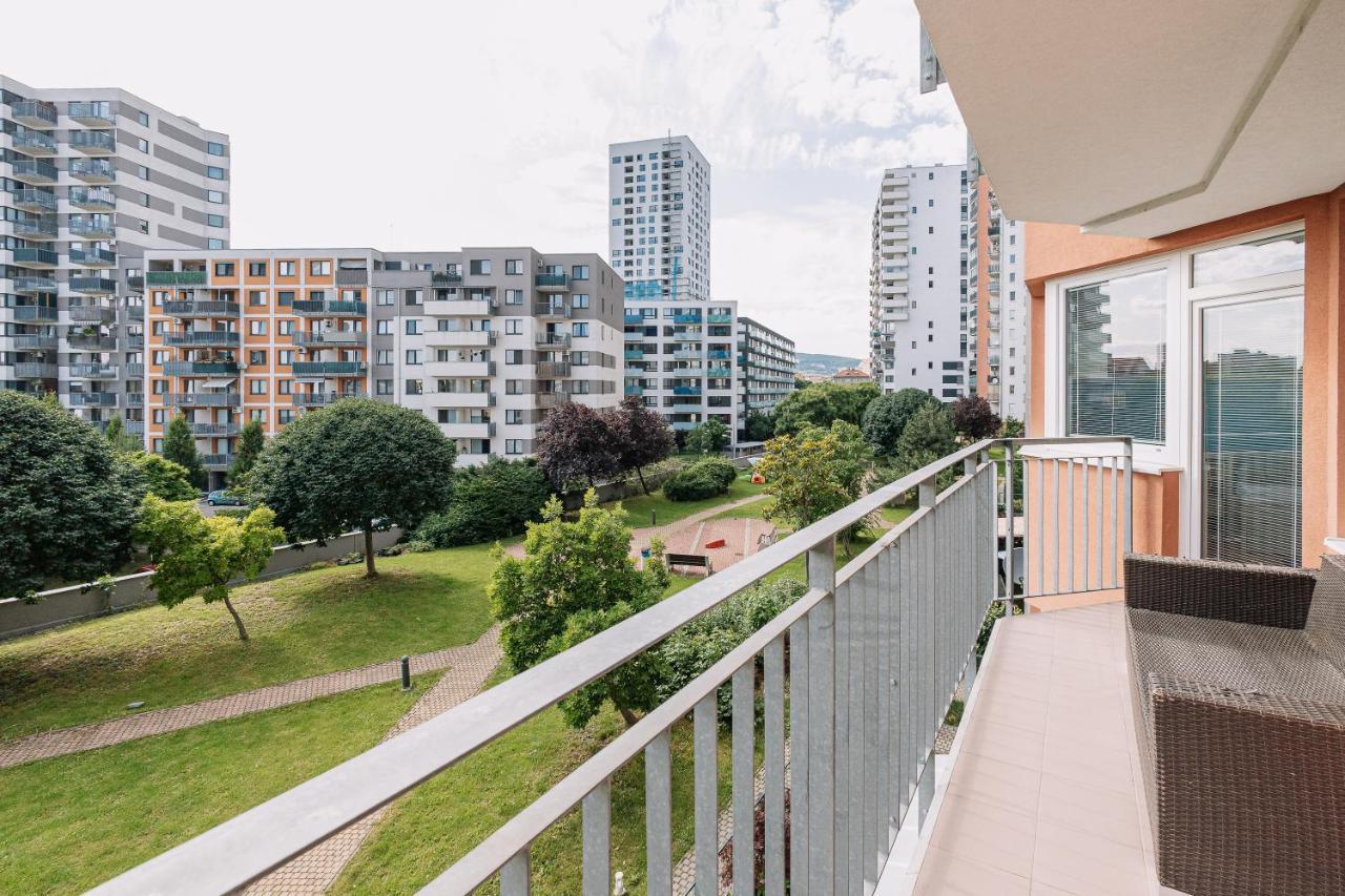 Apartment Family Bratislava Parking Slot Included! Zewnętrze zdjęcie