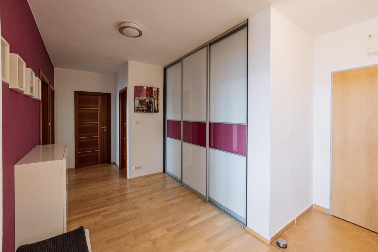 Apartment Family Bratislava Parking Slot Included! Zewnętrze zdjęcie